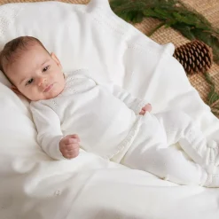 Artesanía Granlei Ivory Knitted Shawl (116cm) New